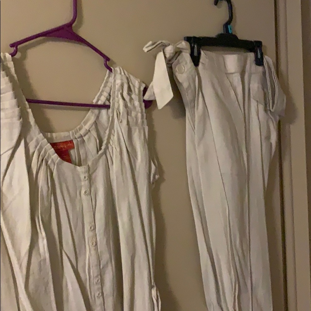 Blouses and pants set